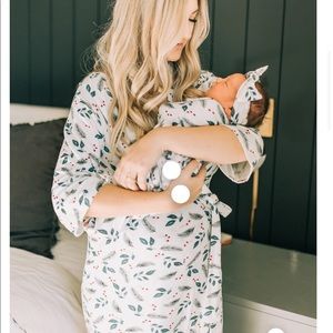 Milkmaid Goods SET in Holly Berry